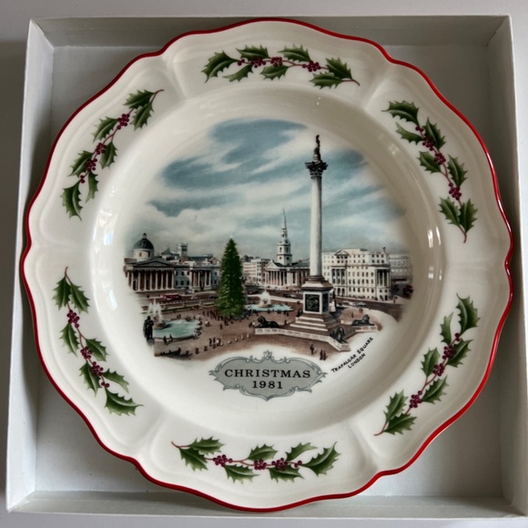 Wedgwood 1981 Queen's Ware Christmas Plate - Picture 1 of 8